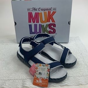Muk luks Azzurite Sandals Sz 9 New NWT Navy blue Gray Light cushioned Non skid